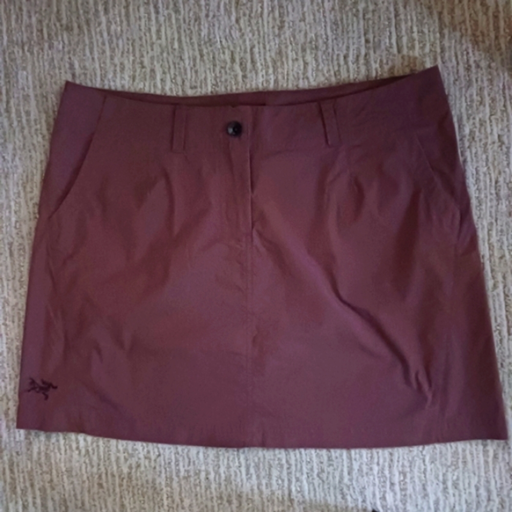 Arc'teryx Skirt Womens Sz 14 Wine Gorpcore Minimalist Hiking Outdoors Pockets Eu